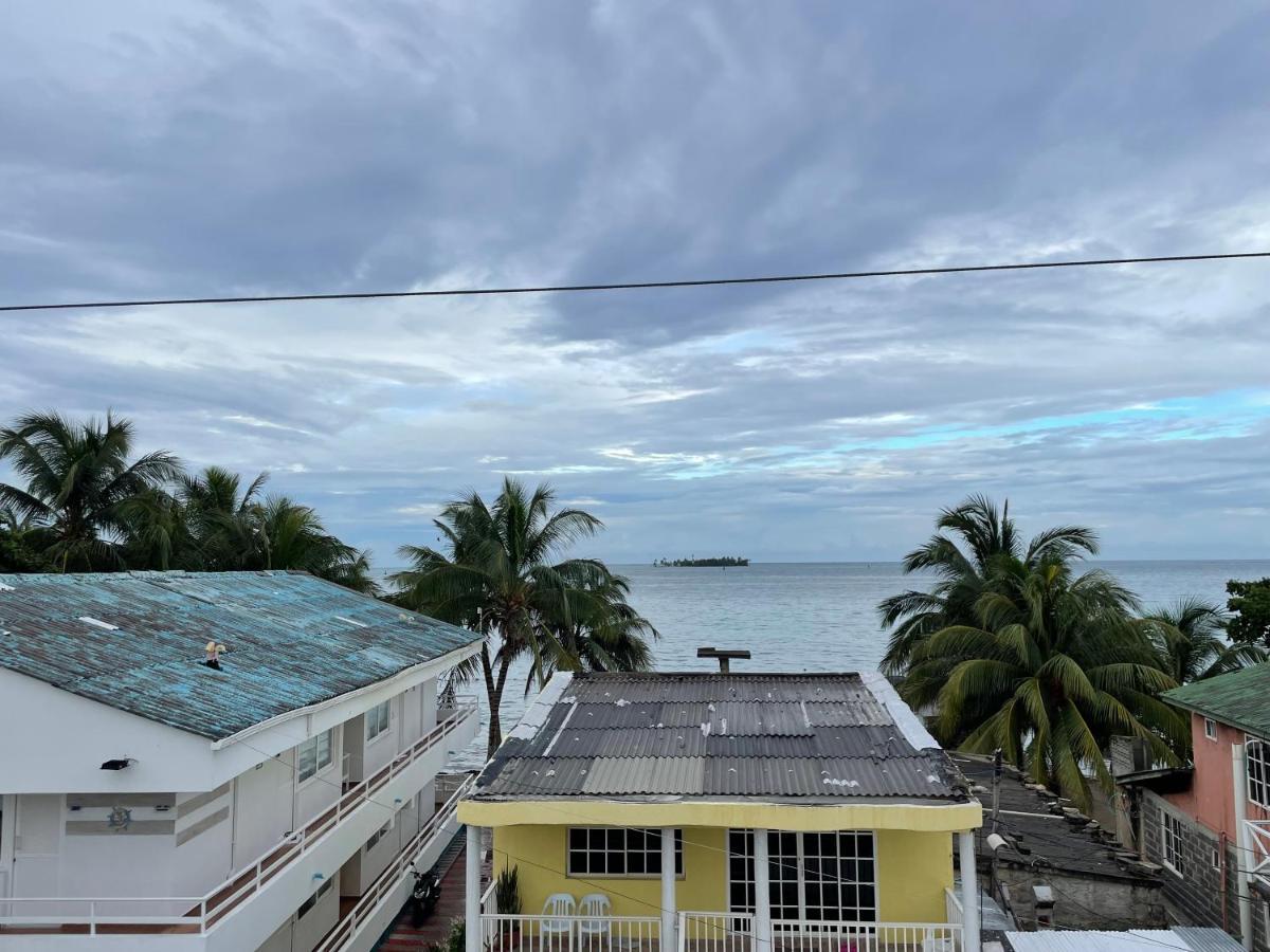 Alka'S Paradise Guest House And Lodging San Andres  Exterior photo